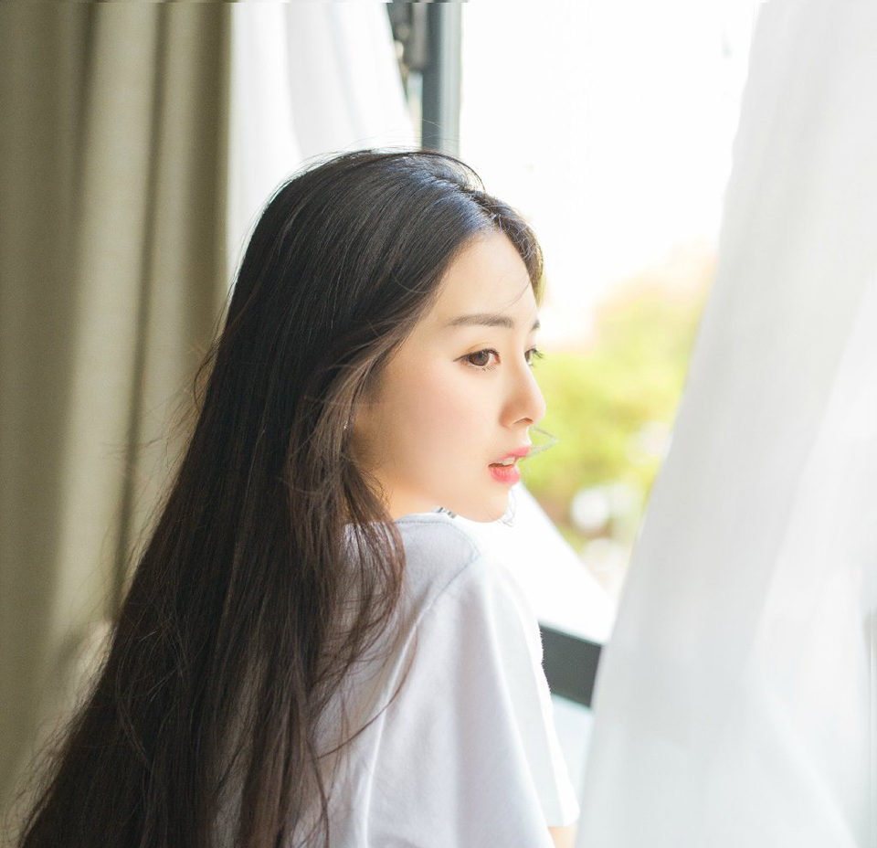 小学的离别，那是最不能知道你身边的人未来将变成一个什么样的人物的时刻[lizhigushicom]。——韩寒《，我想和这个世界谈谈》